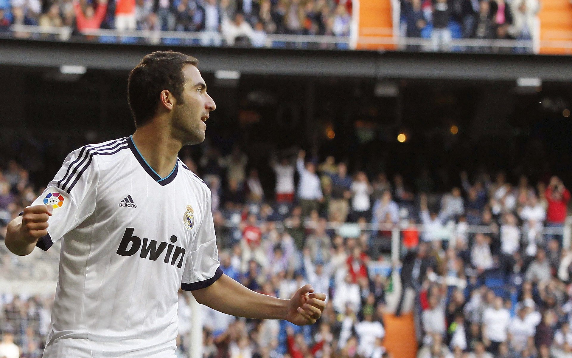 赛场“秀技”满满：突破、华丽助攻、扣篮之一网打尽，突破扣篮111