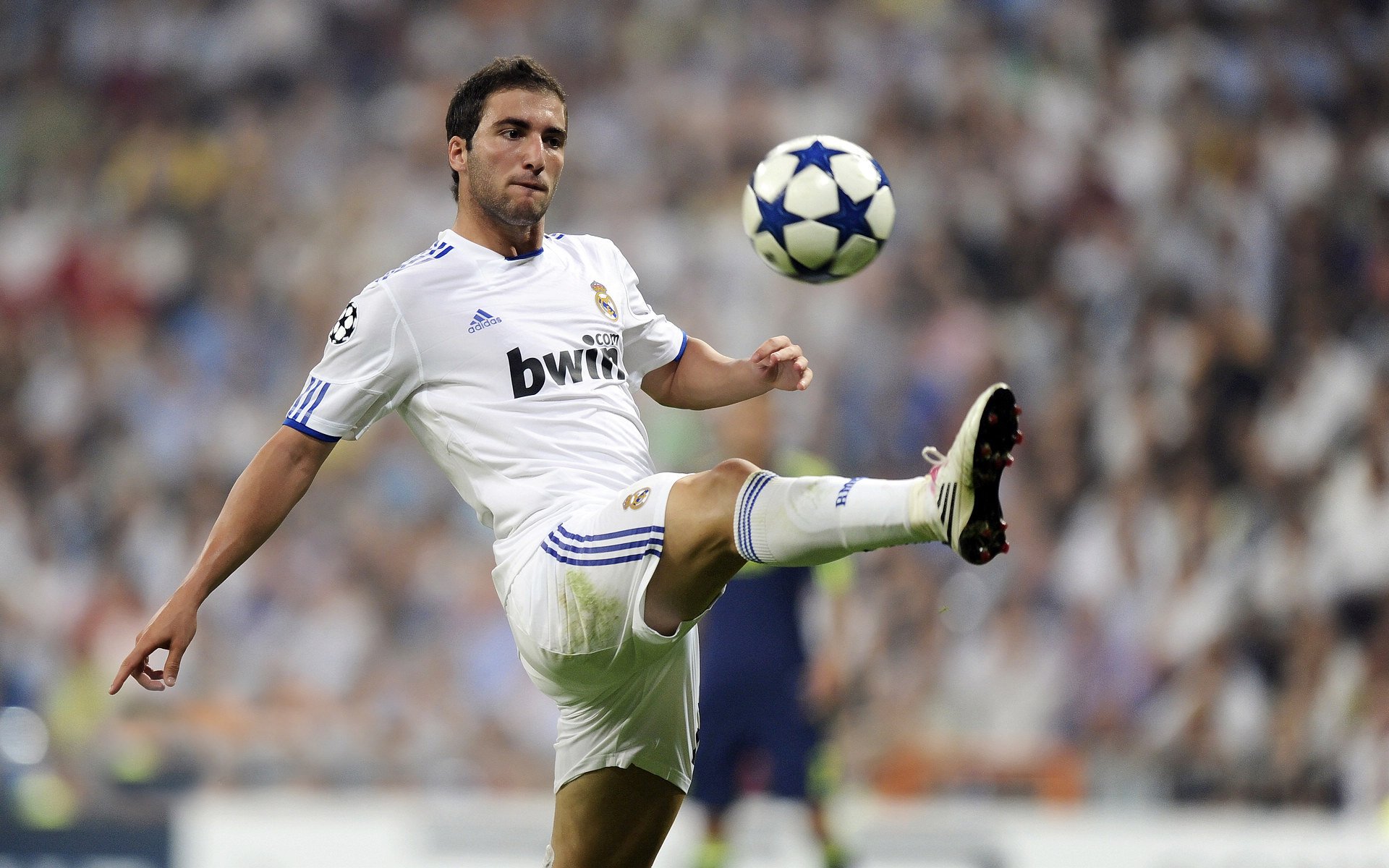 乐鱼体育登录-边远地区足球基础设施逐步完善，普及率大幅提升，足球边缘