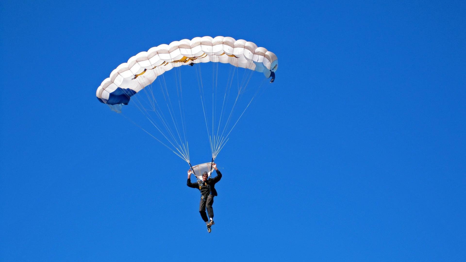 青少年篮球“青春骄子”公益巡讲走进贵州农村地区，贵州乡村篮球赛